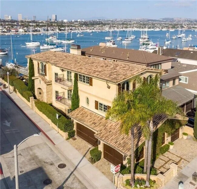 Building Photo - 900 E Balboa Blvd