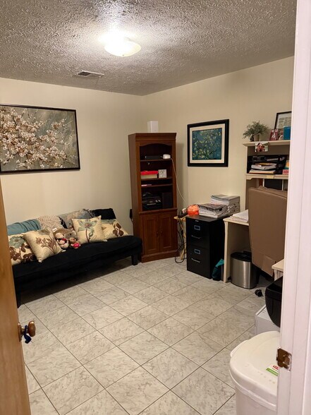 Building Photo - 14531 Stephen St