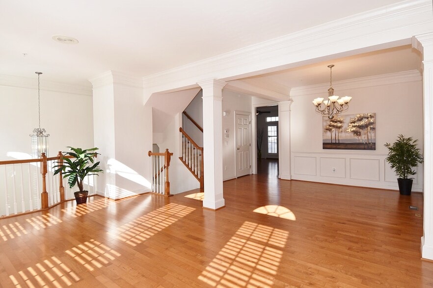 Building Photo - 7981 Vigne Ct