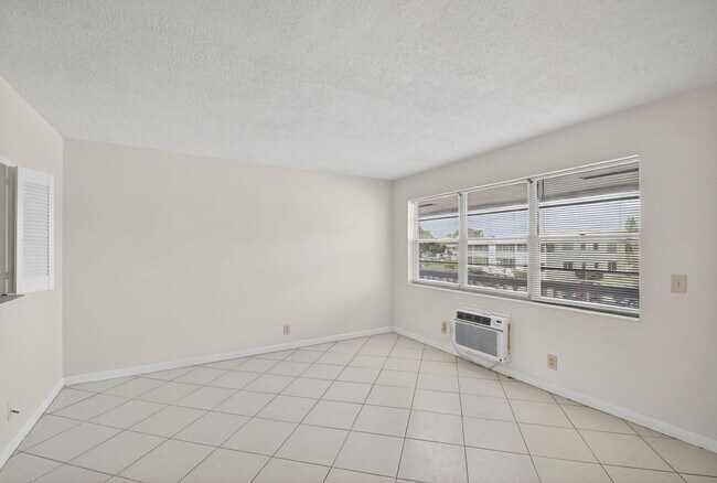 Building Photo - 344 Northampton Q