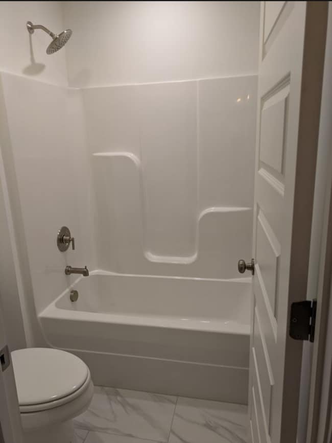 Building Photo - 5025 Greentree Dr