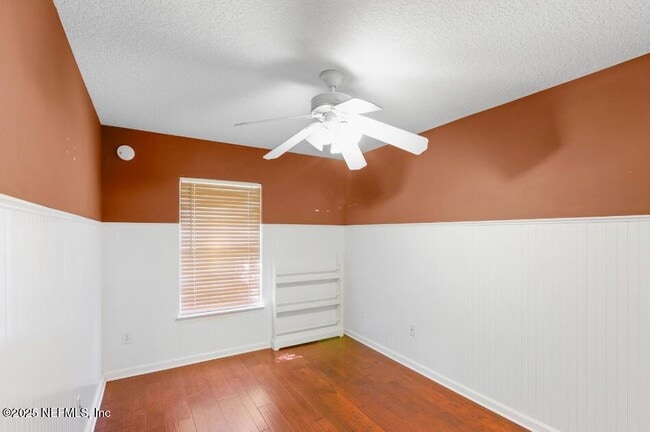 Building Photo - 1520 Summerdown Way