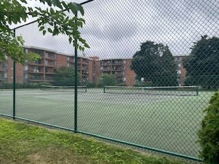 Building Photo - 18 E Old Willow Rd