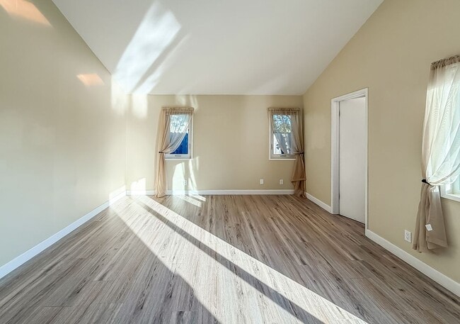Building Photo - 1251 Buckingham Dr