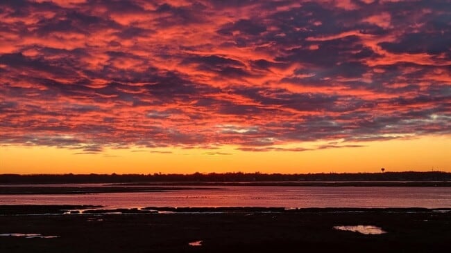 Building Photo - 11 Sunset Dr