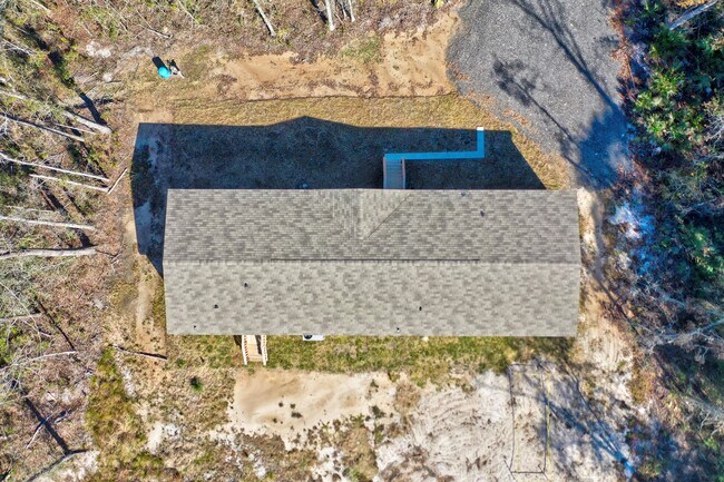 Building Photo - Huge 5 Bedroom 3 Bathroom Hastings Home Located w/ 1 Acre