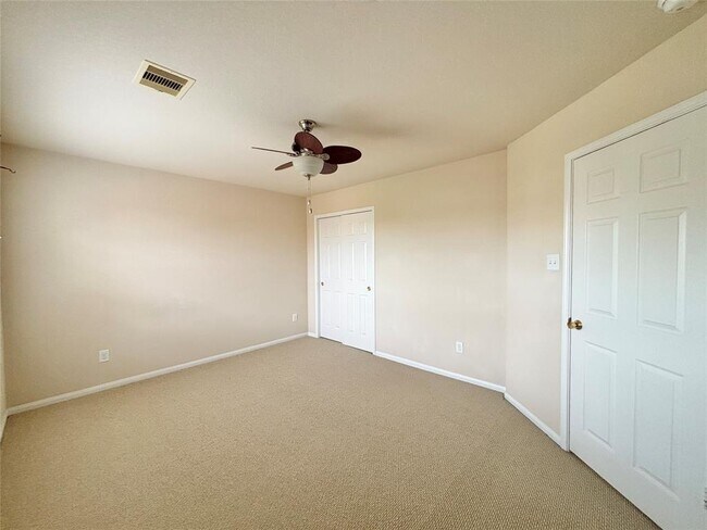 Building Photo - 14851 Fir Knoll Way
