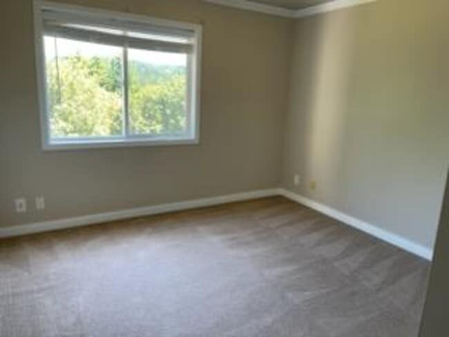 Building Photo - North Gig Harbor 3 bed 2.5 bath ~2,600sqft