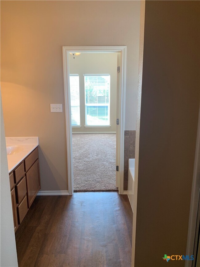 Building Photo - 1113 Branchwood Way