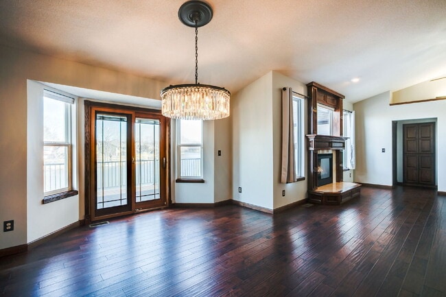 Building Photo - 112 S Springwood Dr