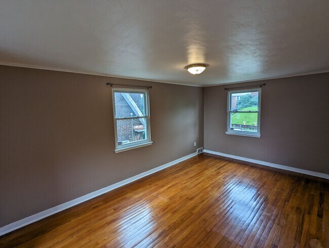 Building Photo - 2 Bed 1 Bath Single Family Home (Perry North)