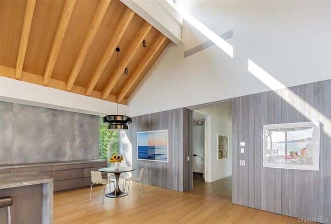 Building Photo - 47L S Ferry Rd