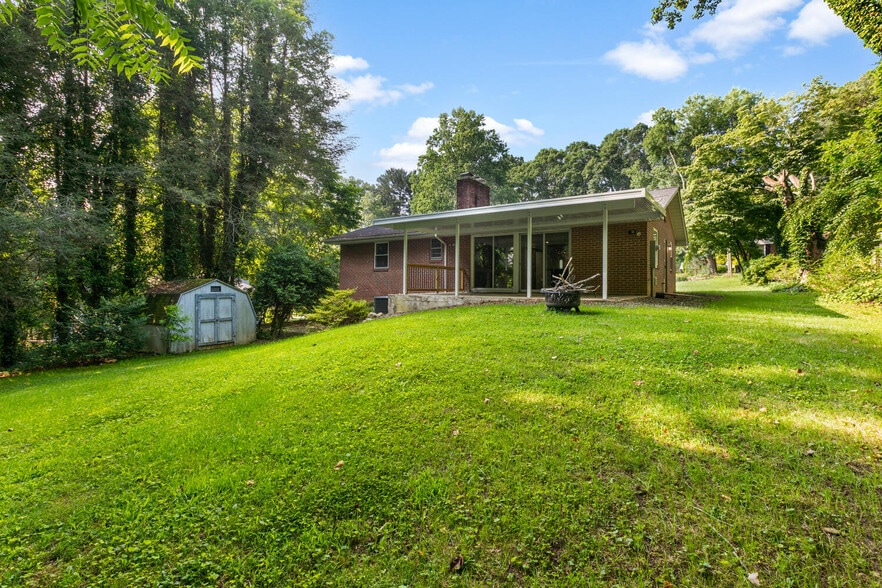 Building Photo - 68 Wilshire Dr