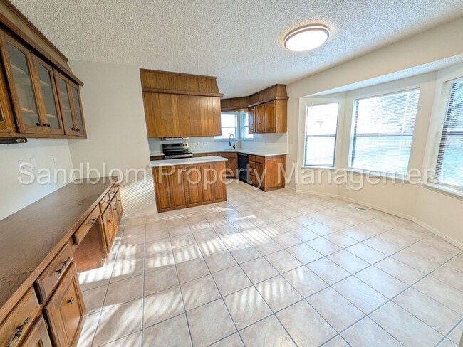 Building Photo - For Lease | Broken Arrow - Union Schools |...