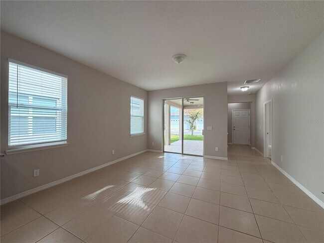 Building Photo - 8125 Graycliff Ave