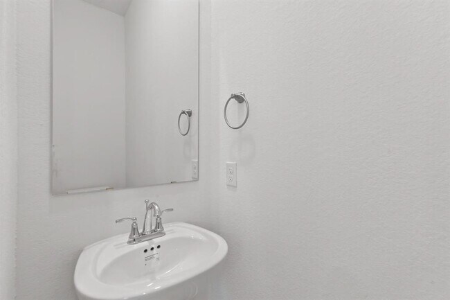 Building Photo - 21118 Garden Palm Dr