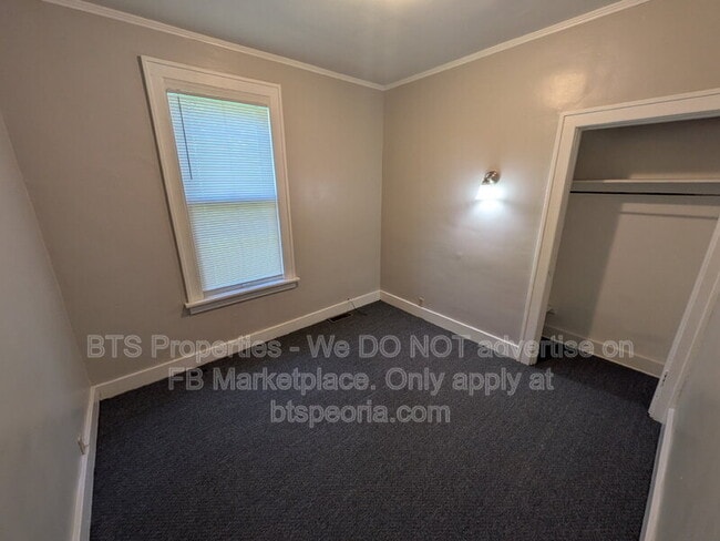 Building Photo - 1530 W Barker Ave