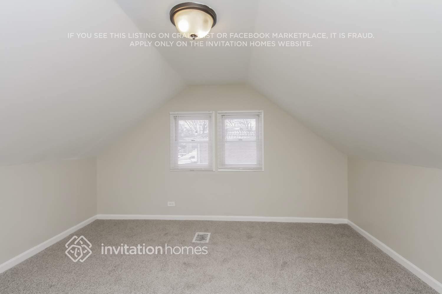 Building Photo - 4N157 7th Ave