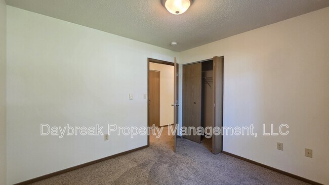 Building Photo - 317 16th St S