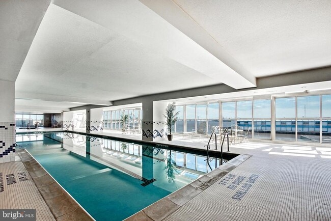 Building Photo - 717 S Christopher Columbus Blvd