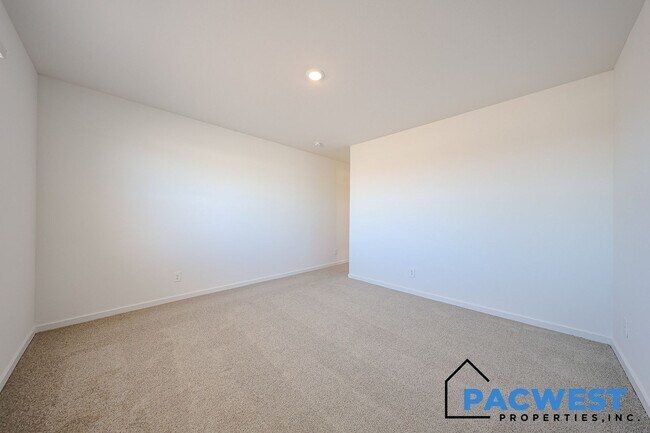 Building Photo - Your new home for lease!