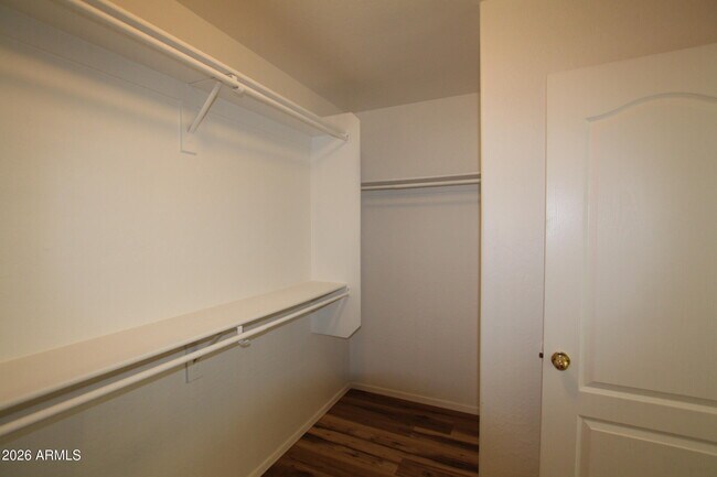 Building Photo - 25735 W Elwood St