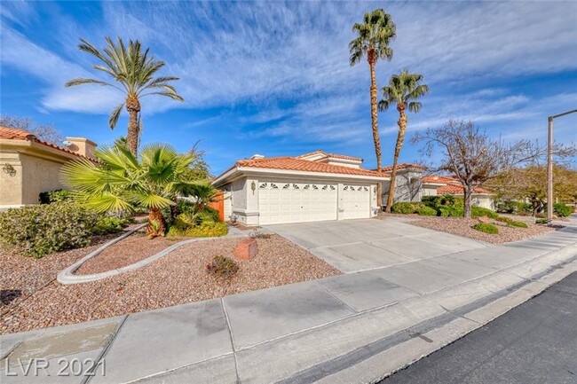 Building Photo - 2229 Fiero Dr
