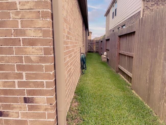 Building Photo - 13223 Alcott Forest Ln