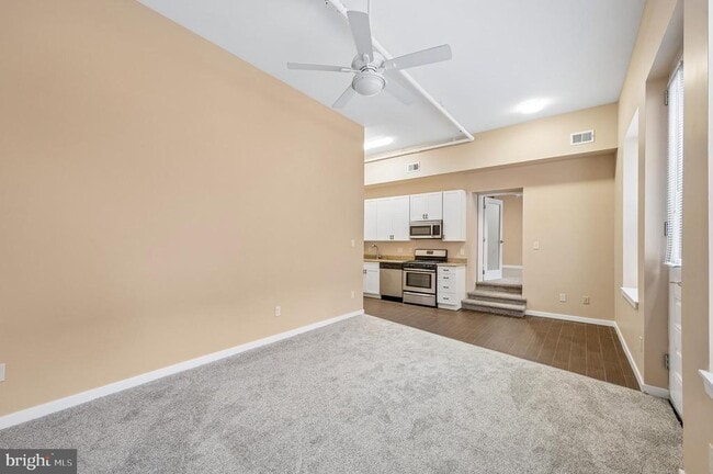 Building Photo - 1720 Sansom St