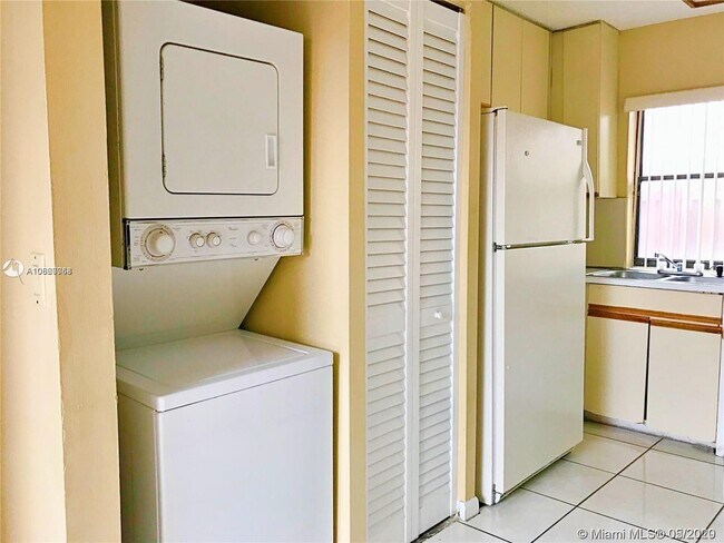 Building Photo - 6334 NW 170th Ln