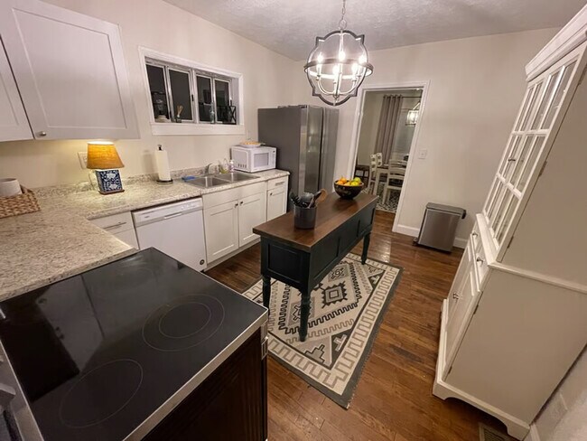 Building Photo - 161 Calhoun Rd