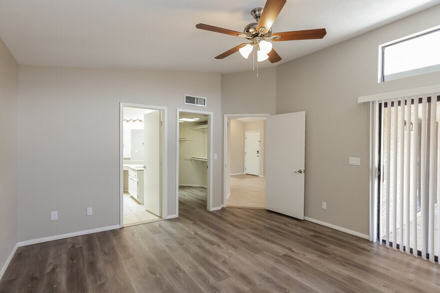 Building Photo - 4517 E Rosemonte Dr