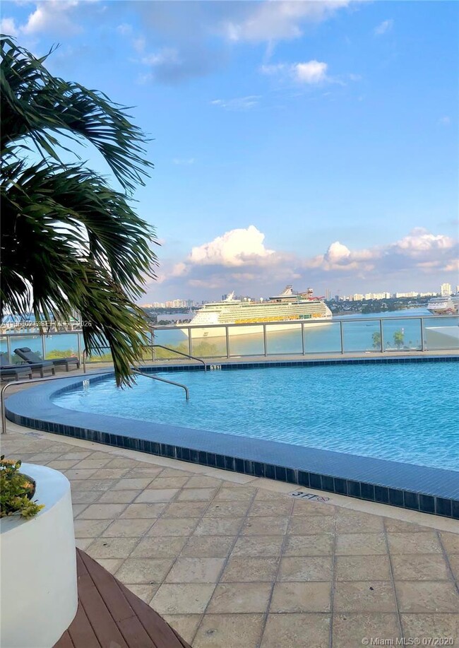 Building Photo - 888 Biscayne Blvd