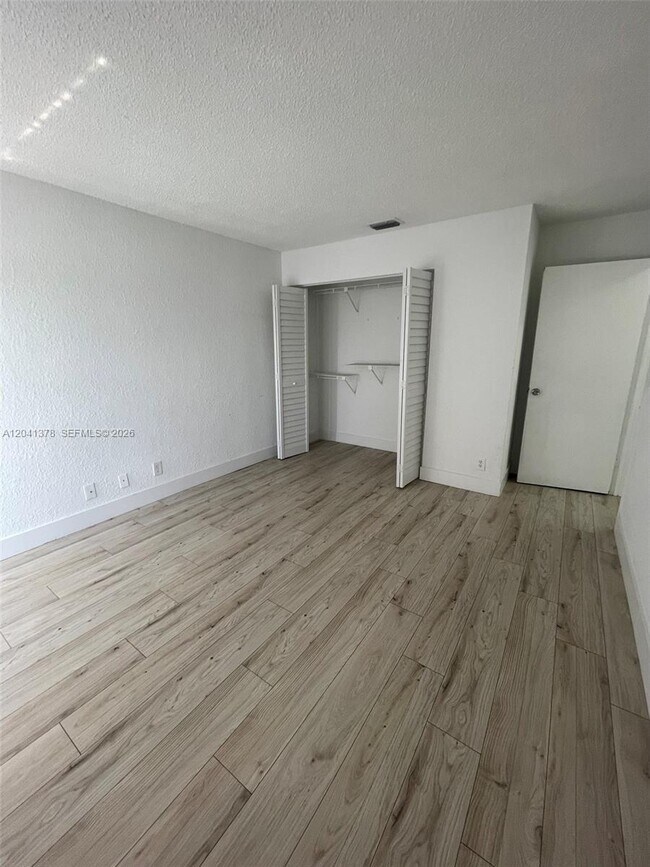 Building Photo - 2580 Coral Springs Dr