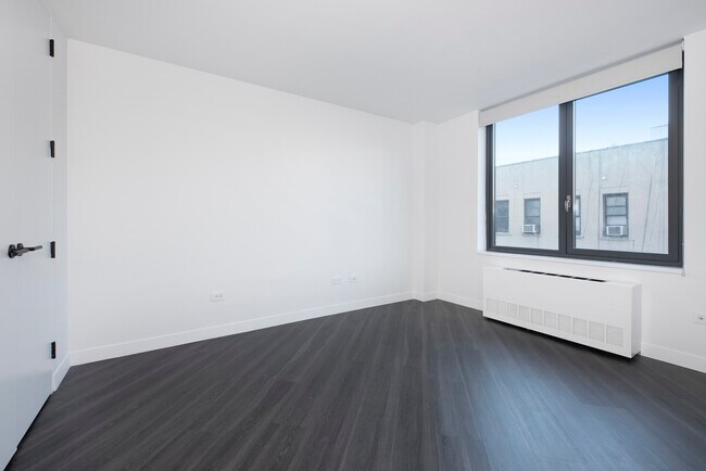 Interior Photo - 250 E Houston