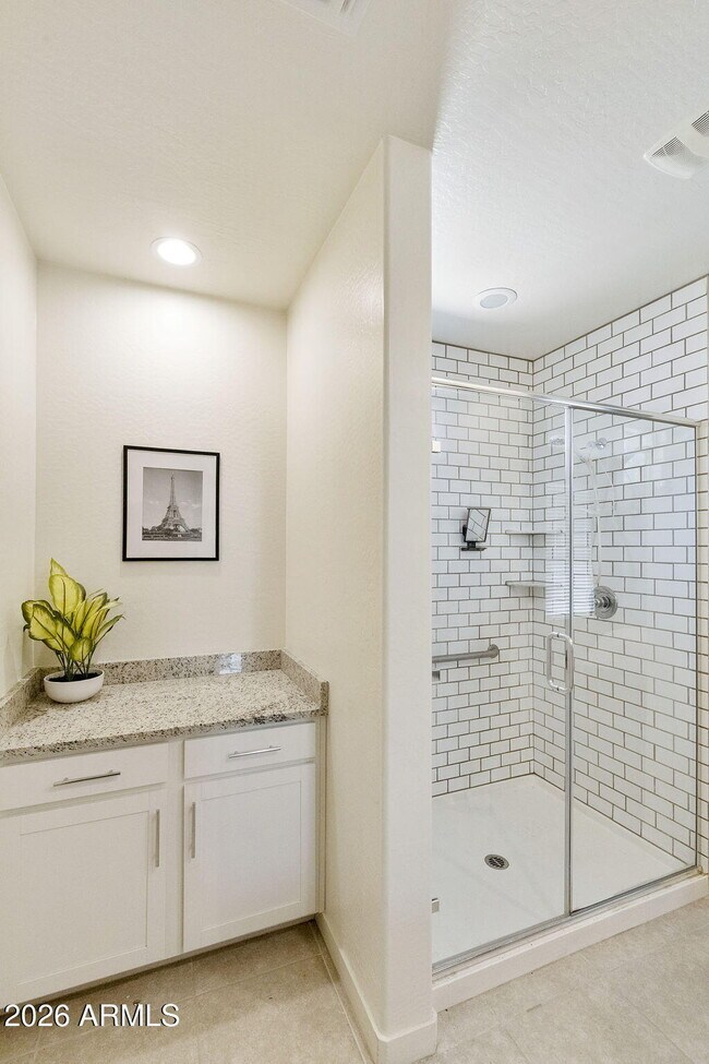 Building Photo - 2930 N Raven