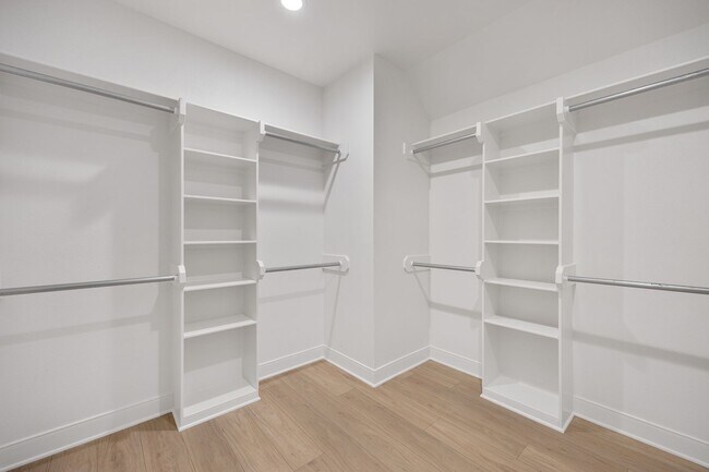 Building Photo - Gorgeous new construction in Flint!