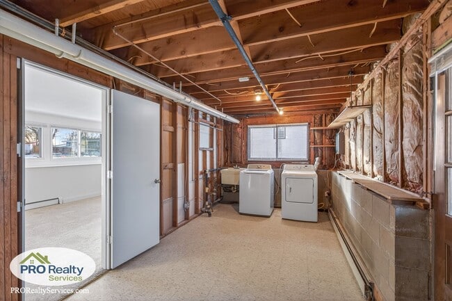 Building Photo - Recently Remodeled 4 Bedroom Home