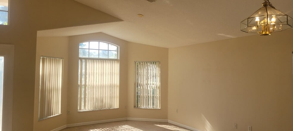 Building Photo - 14630 Lady Victoria Blvd