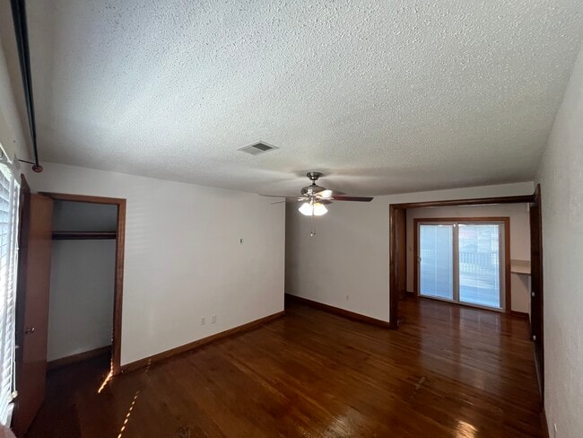 Building Photo - 3332 Macdonald Rd