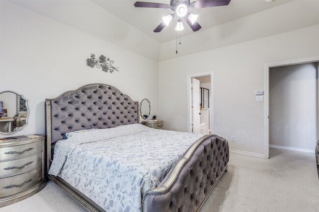 Building Photo - 9412 Fenway Dr