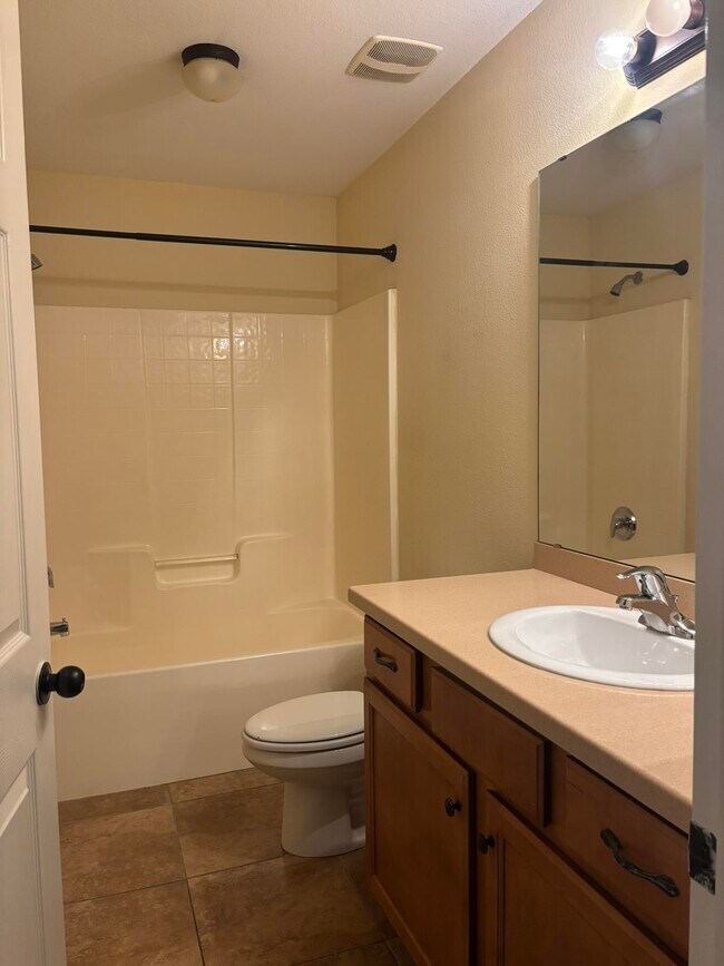 Building Photo - 4434 Gearhart Rd