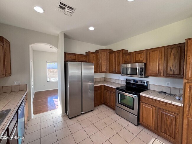 Building Photo - 12849 W Weldon Ave