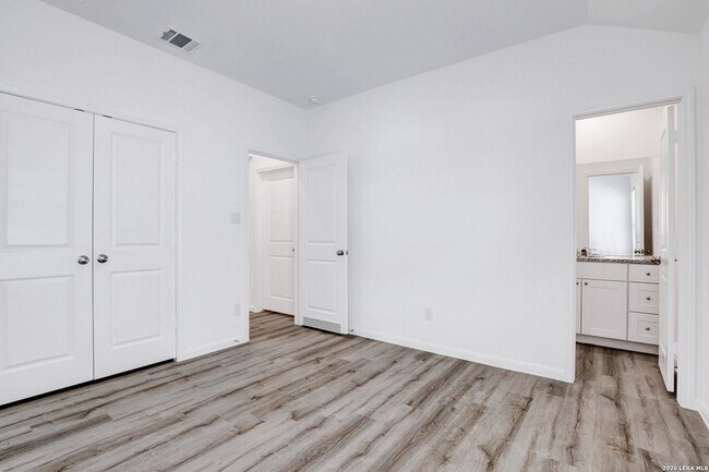 Building Photo - 9947 Pears Ml