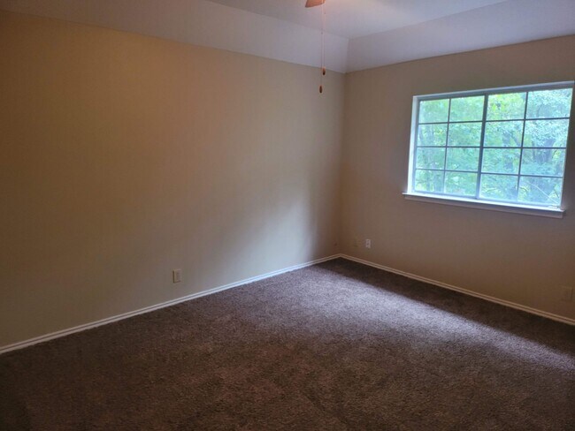 Building Photo - 2122 Chittim Pass Dr