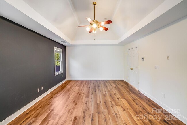 Building Photo - 10243 Squires Way