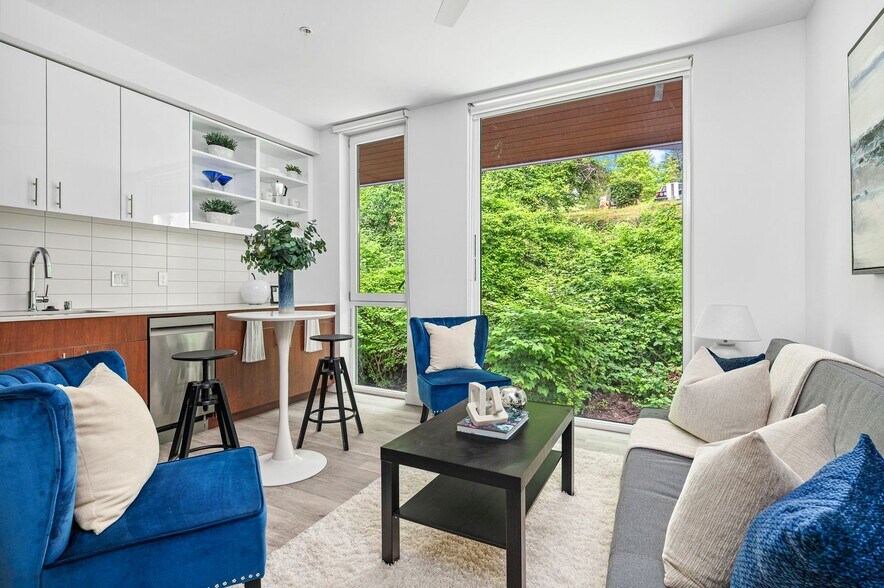 Interior Photo - Flow Eastlake Apartments