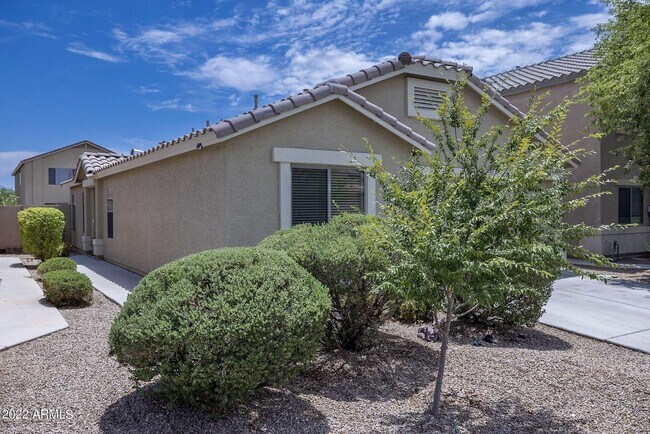 Building Photo - 40117 W Hayden Dr