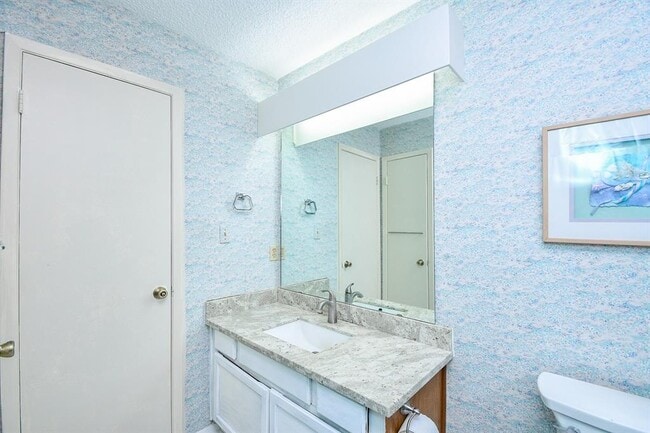 Building Photo - 11902 S Fairhollow Ln