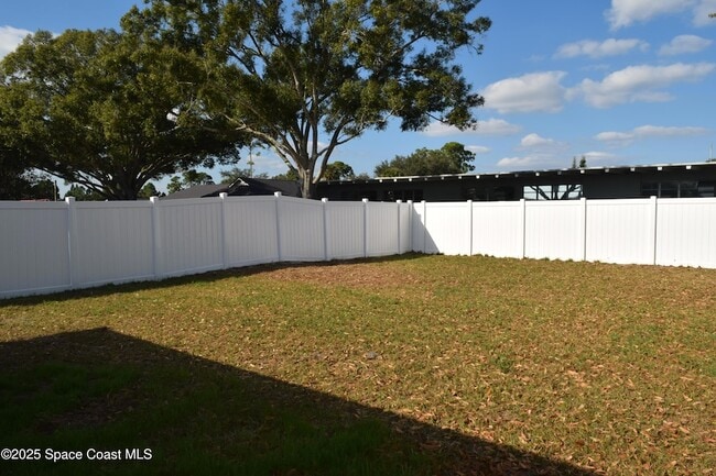 Building Photo - 1657 Norwood St NE